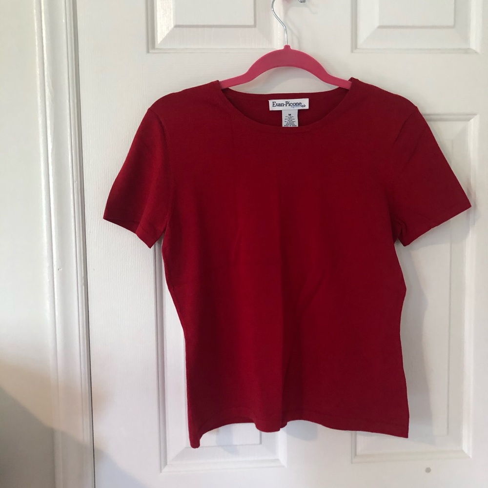 Thick red sweater tee